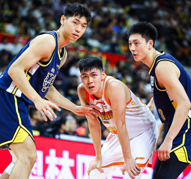 纽约出身邓恩盼尼克斯夺冠