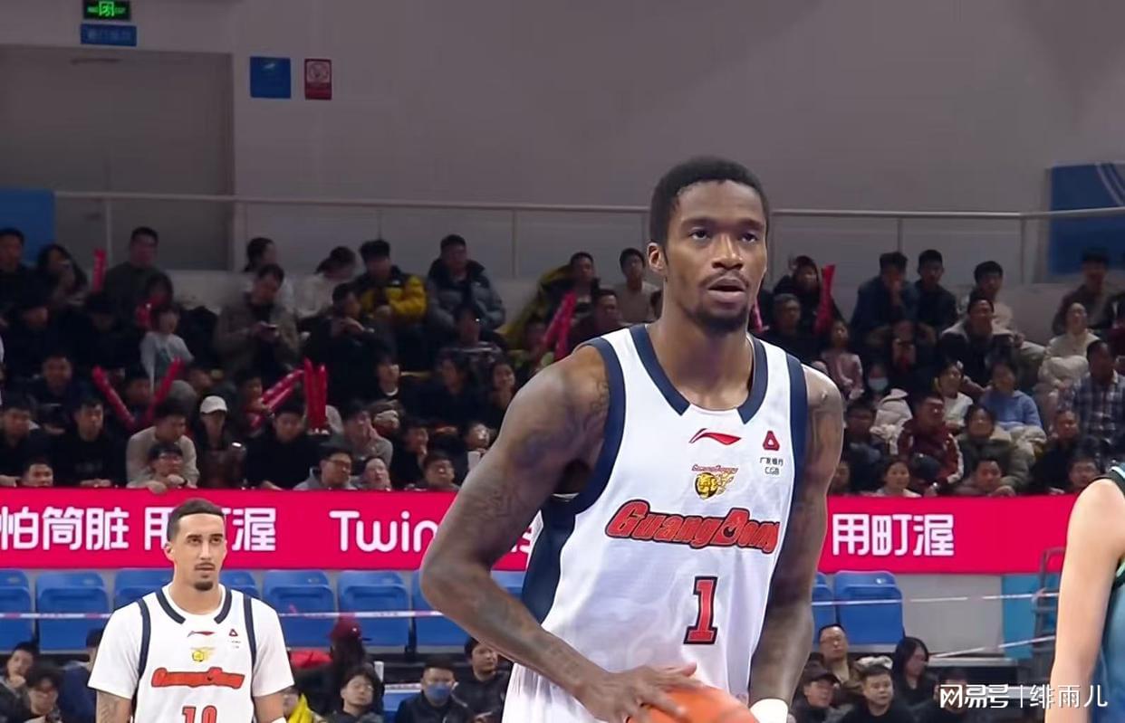 NBA球员齐聚青训营:朗多传授球商,欧文膝伤后首秀状态良好
