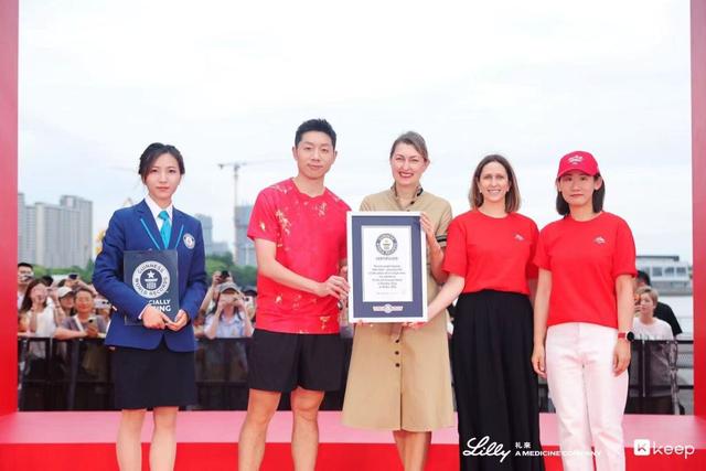 53年后再夺总冠军！布伦森45分率队逆转马刺，尼克斯4